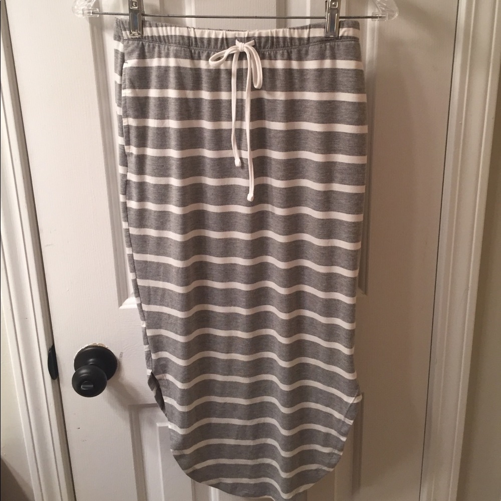Curved Hem Midi Skirt